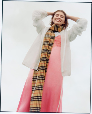 Iris Law - Burberry Beauty