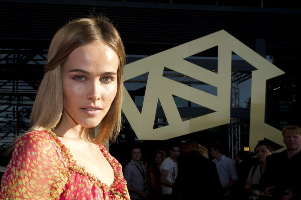 Isabel Lucas pic #511886