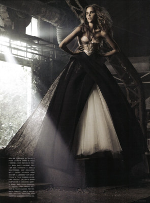 Isabel Lucas pic #702878