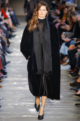 Isabeli Fontana - Max Mara fashion show 2017 at Milan Fashion Week