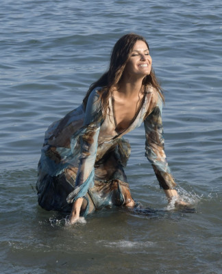 Isabeli Fontana – 74th Venice Film Festival Photocall, Italy 
