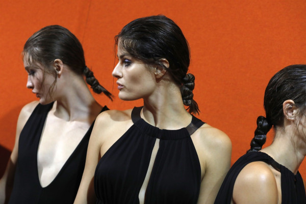 Isabeli Fontana - Alberta Ferretti Spring/Summer 2018 Fashion Show in Milan