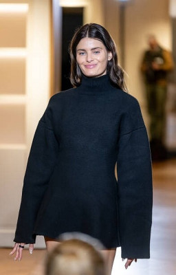 Isabeli Fontana for Oscar de la Renta Fall 2025