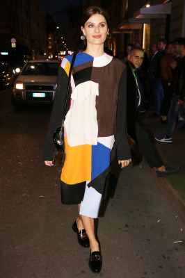 Isabeli Fontana - Out in Milan 