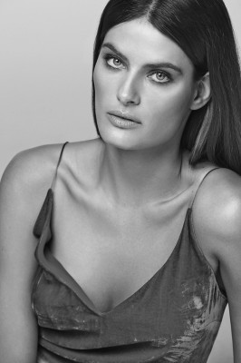 Isabeli Fontana Carmela Shoes Spring 2018 Campaign