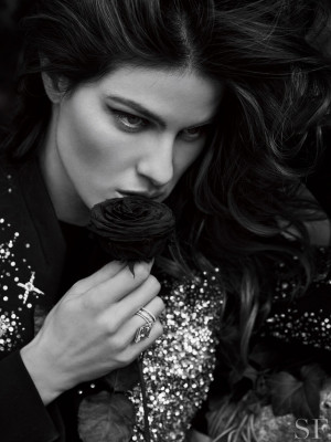 Isabeli Fontana - Savoir Flair Magazine