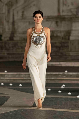 Isabeli Fontana - Laura Biagotti Spring/Summer 2023 Fashion Show in Milan