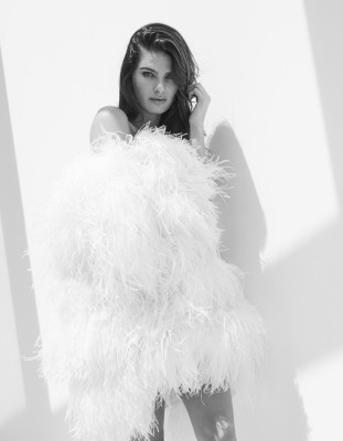 Isabeli Fontana - Yo Dona Magazine Spain