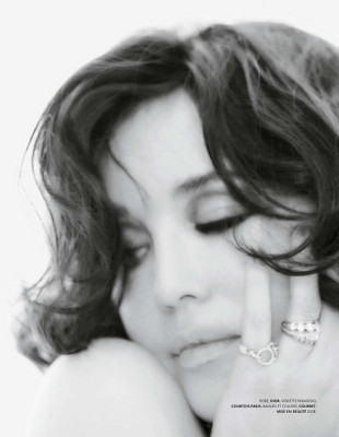 Isabelle Adjani ~ Elle France Mai 2022 by Jan Walters
