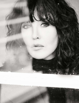 Isabelle Adjani – ELLE France 12/28/2018