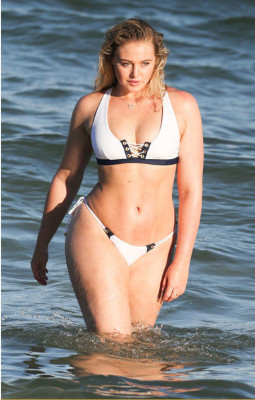 Iskra Lawrence pic #976479
