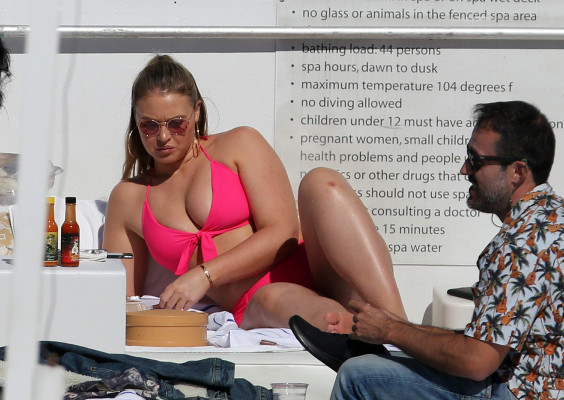 Iskra Lawrence pic #1021660