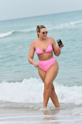 Iskra Lawrence pic #1126041