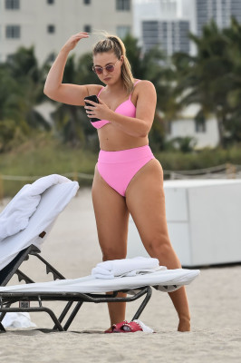 Iskra Lawrence pic #1125877