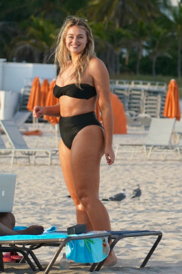 Iskra Lawrence pic #1126011