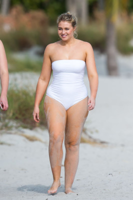 Iskra Lawrence pic #1126021