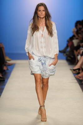Izabel Goulart pic #424819
