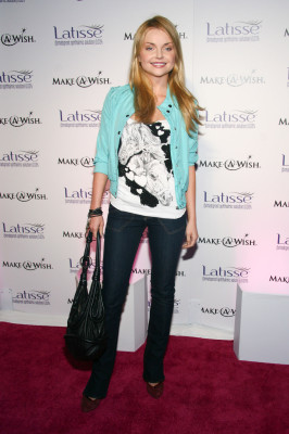 photo 28 in Izabella Miko gallery [id209309] 2009-11-19 00:00:00