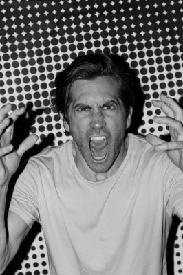 Jake Gyllenhaal bu JR // 2019