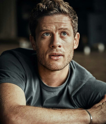 Возможно создать галерею для James Norton?