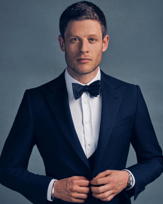 Возможно создать галерею для James Norton?