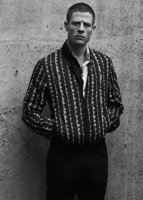 Возможно создать галерею для James Norton?