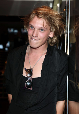 Jamie Campbell-Bower pic #341835