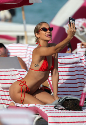 Jasmine Sanders pic #1127373