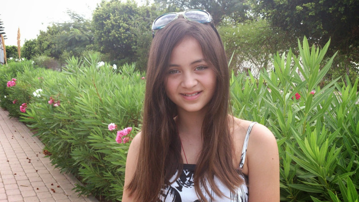 Jasmine Thompson pic #876312