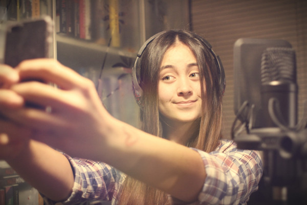 Jasmine Thompson pic #878024