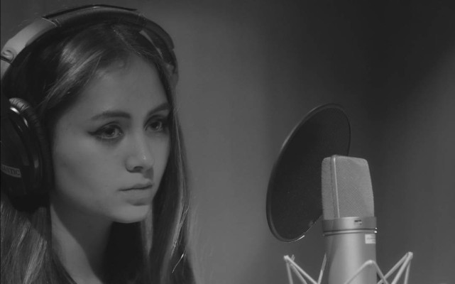 Jasmine Thompson pic #878017