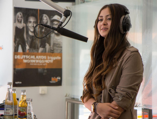 Jasmine Thompson pic #870192