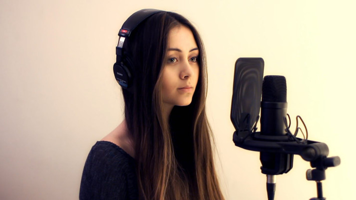 Jasmine Thompson pic #870592