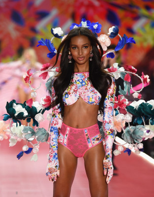 Jasmine Tookes - Victoria`s Secret Fashion Show 2018