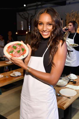 Jasmine Tookes – Victoria’s Secret Influencer Pizza Making Class in NYC