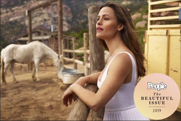 JENNIFER GARNER in People Magazine, May 2019