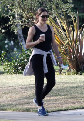 JENNIFER GARNER Out Hiking in Brentwood 07/09/2020