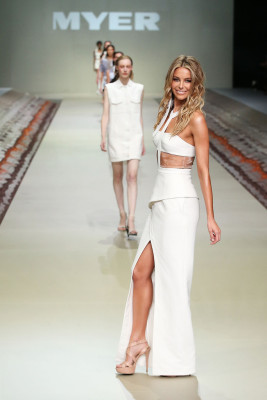 Jennifer Hawkins pic #804001