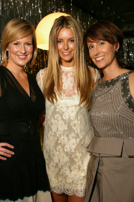 Jennifer Hawkins pic #229098