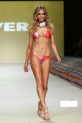 Jennifer Hawkins pic #700880