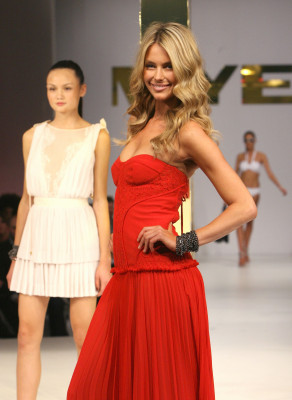 photo 7 in Jennifer Hawkins gallery [id227634] 2009-12-28 00:00:00