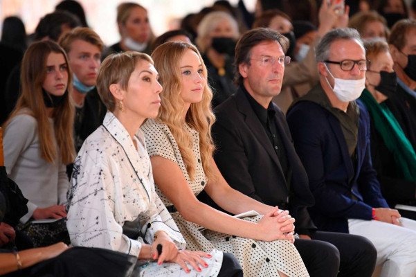 Jennifer Lawrence -  Dior : Front Row - Paris Fashion Week | July 05, 2021