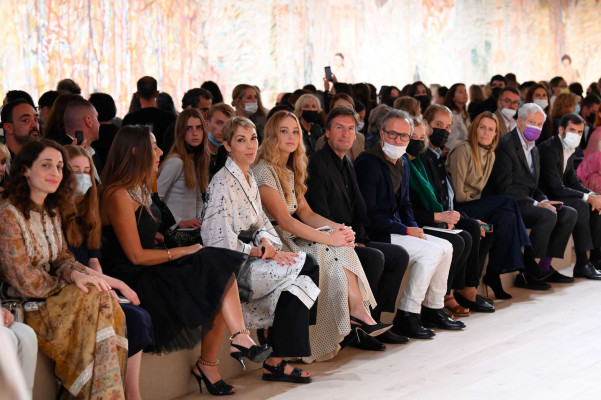 Jennifer Lawrence -  Dior : Front Row - Paris Fashion Week | July 05, 2021