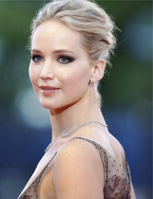 Jennifer Lawrence – Esperanza Magazine Summer 2018