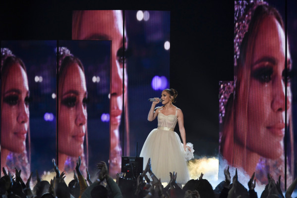 Jennifer Lopez - 49th Annual American Music Awards in Los Angeles 11/21/2021 