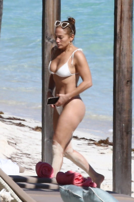 Jennifer Lopez - Turks and Caicos Islands 01/01/2021
