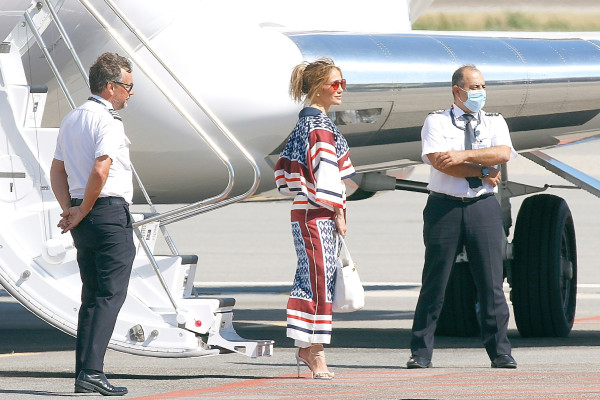Jennifer Lopez - Saint-Tropez 08/01/2021