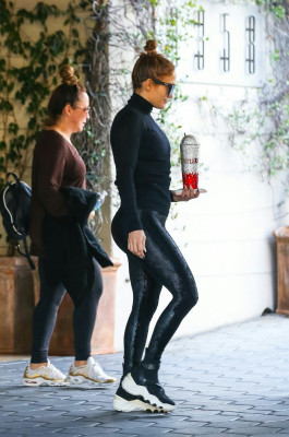 Jennifer Lopez - West Hollywood 01/02/2020