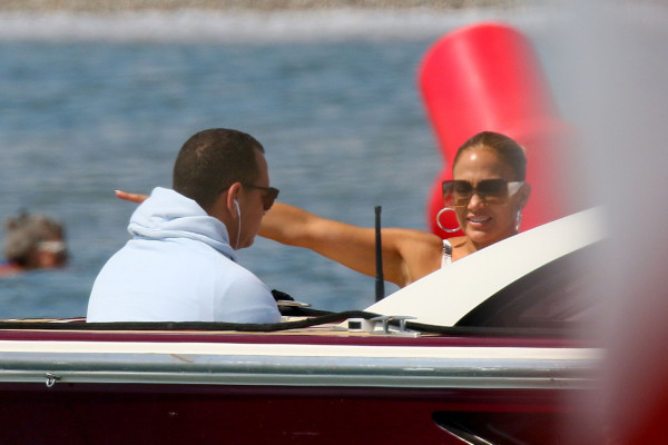 Jennifer Lopez - Saint-Tropez 09/02/2019