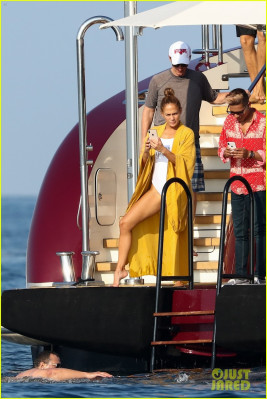 Jennifer Lopez - Saint-Tropez 09/03/2019
